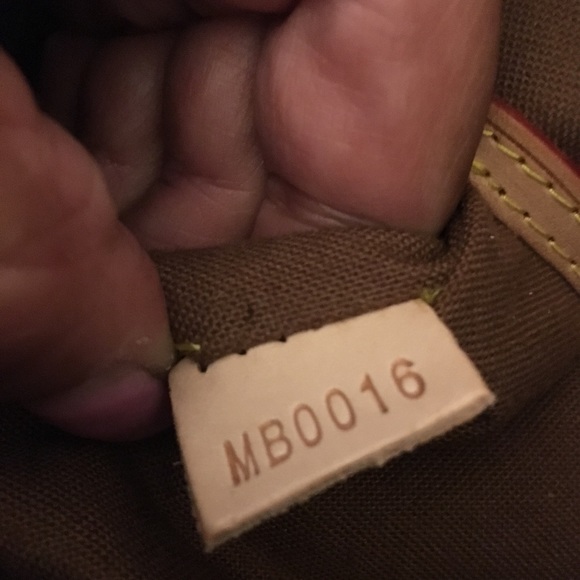 Louis Vuitton Alma Monogram Satchel w/ lock & keys - Picture 3 of 8